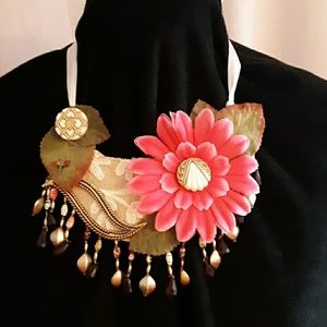 Jewelry collar